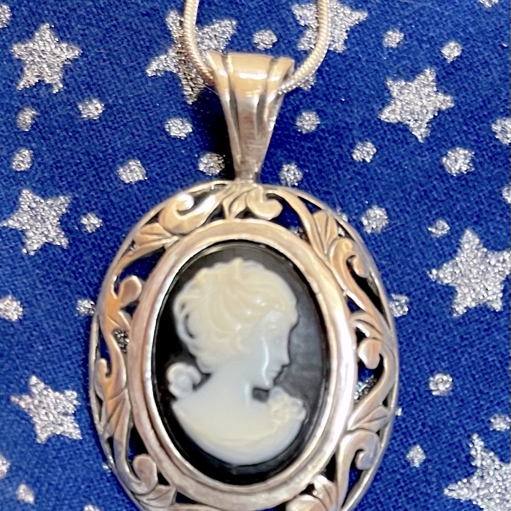 Vintage Cameo on silver chain